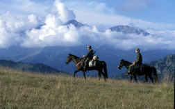 Кавказский заповедник, патрулирование территории инспекторами на лошадях (фото - Игорь Шпиленок)